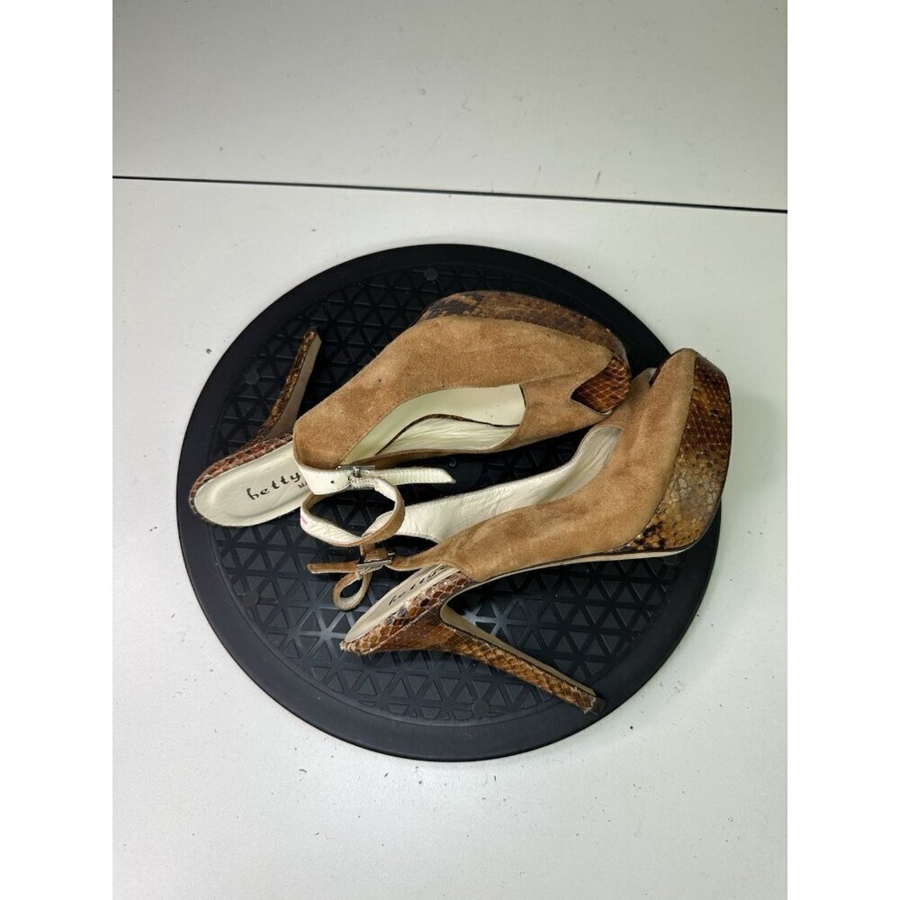 Bettye Muller Women's Tan Leather Casual Sandal Sz 37 /7 US - Picture 10 of 10